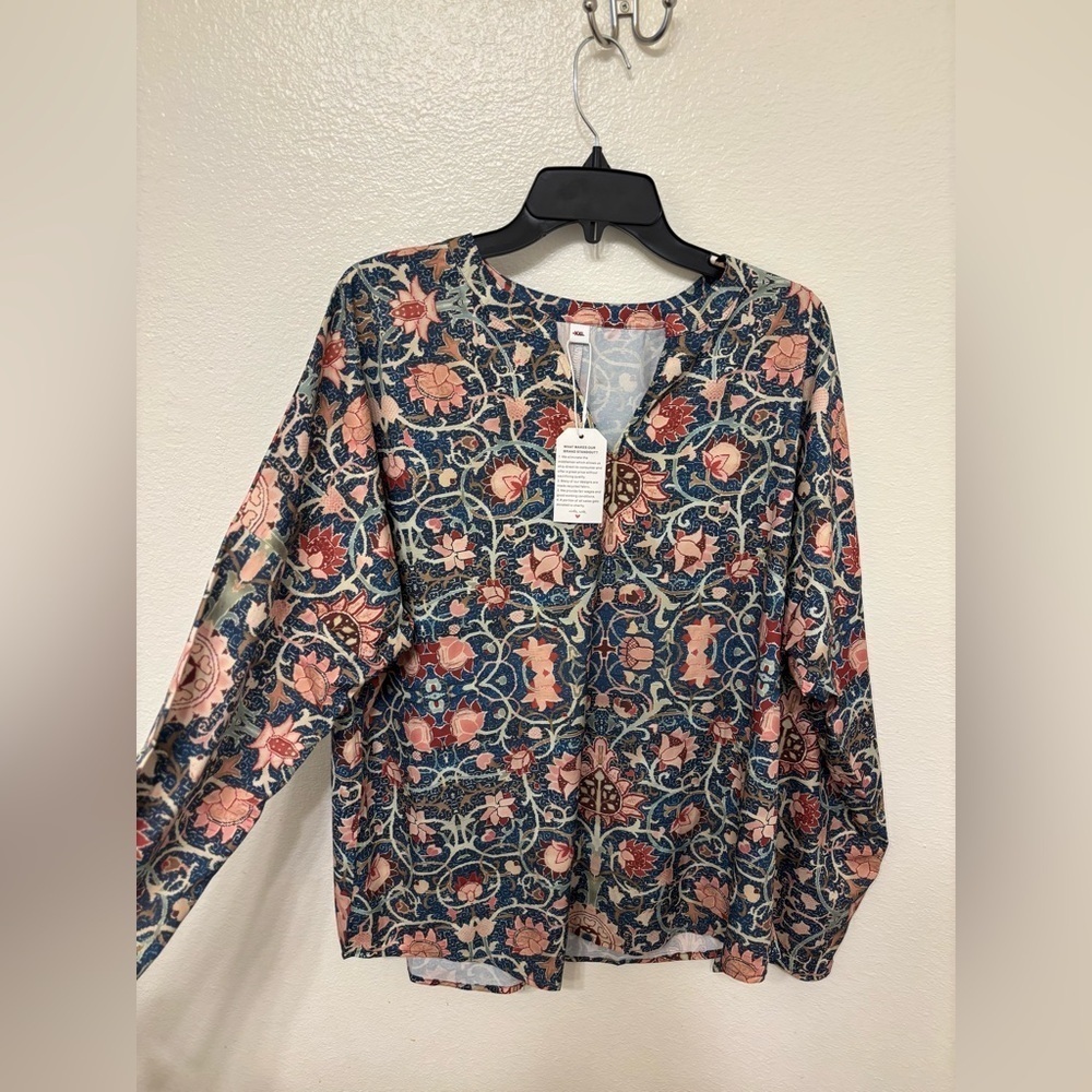 Floral Patterned Long Sleeve Top